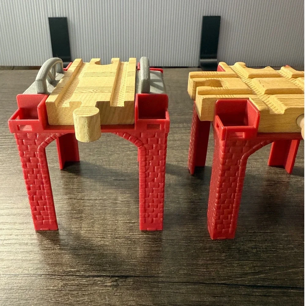 Thomas Wooden Railway Stacking Risers Red Good Bridge Support Track